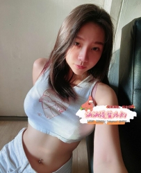 牙牙  162 D奶 24歲 47kg 清純小騷貨的樣子