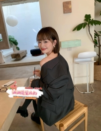 小雅  164.C.46kg.23歲    甜酷辣妹~外貌甜美氣質佳