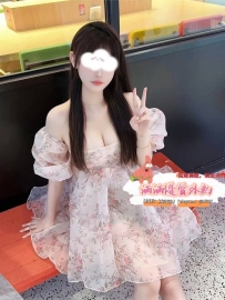 錢錢   162/45/E/24歲 身材超級的贊  小蠻腰很性感 臉蛋很好看