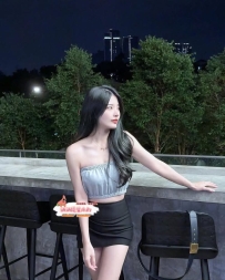 職場OL風騷女很敢玩 美腿 很熱情很主動