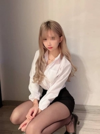 米朵  163cm.C+cup.46kg.26歲