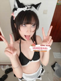 花花 152cm-A奶-40kg-19歲