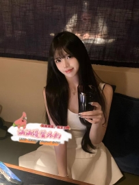 樂恩 163.C.46.22歲    甜美的笑容 白皙的皮膚