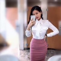 妮拉 163 48 D+ 28歲