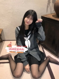 西西  159cm  45kg  C奶  19歲 很可愛女生 身材性感火辣