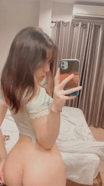 小柒      158.D.46.23歲 蜜桃臀女孩 超商店員兼職