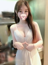 草莓  165/47/D/23歲 校花兼外拍 高挑性感正妹