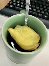 痛經要痛死惹🤪~ 寶貝哥哥推薦的紅糖薑茶本就姜味比較重