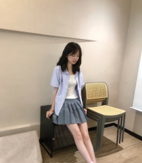 小雅 156cm  43kg C+cup 19歲   #美術系學妹