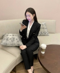 衣雯   163/B/44/26歲