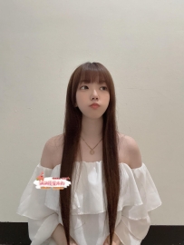 嬌小可愛小正妹 身材小隻好操控